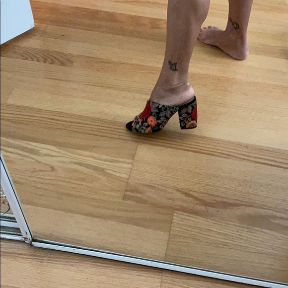 Mules - Picture 5 of 5